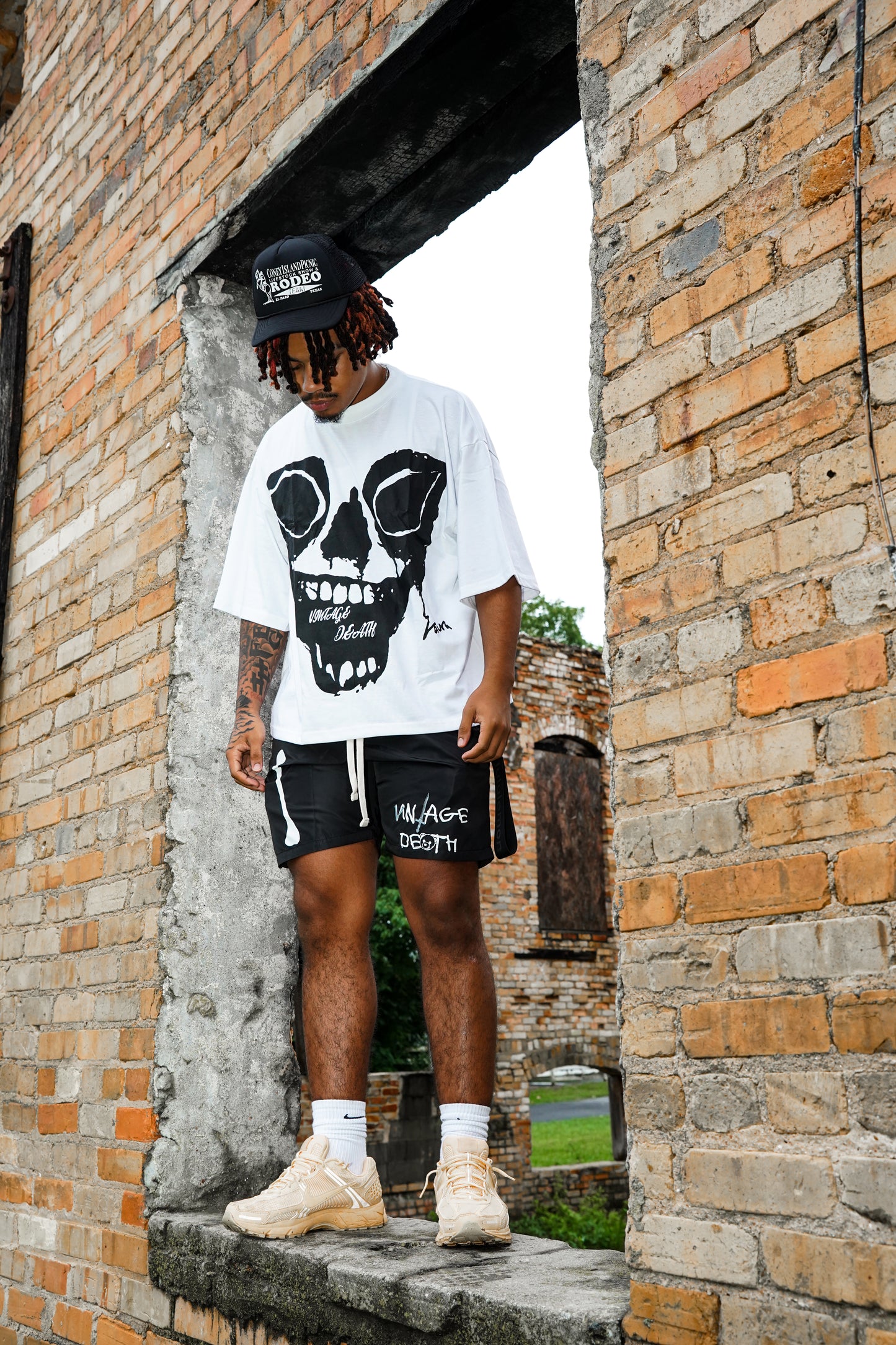 ISSA SWORD NYLON SHORTS