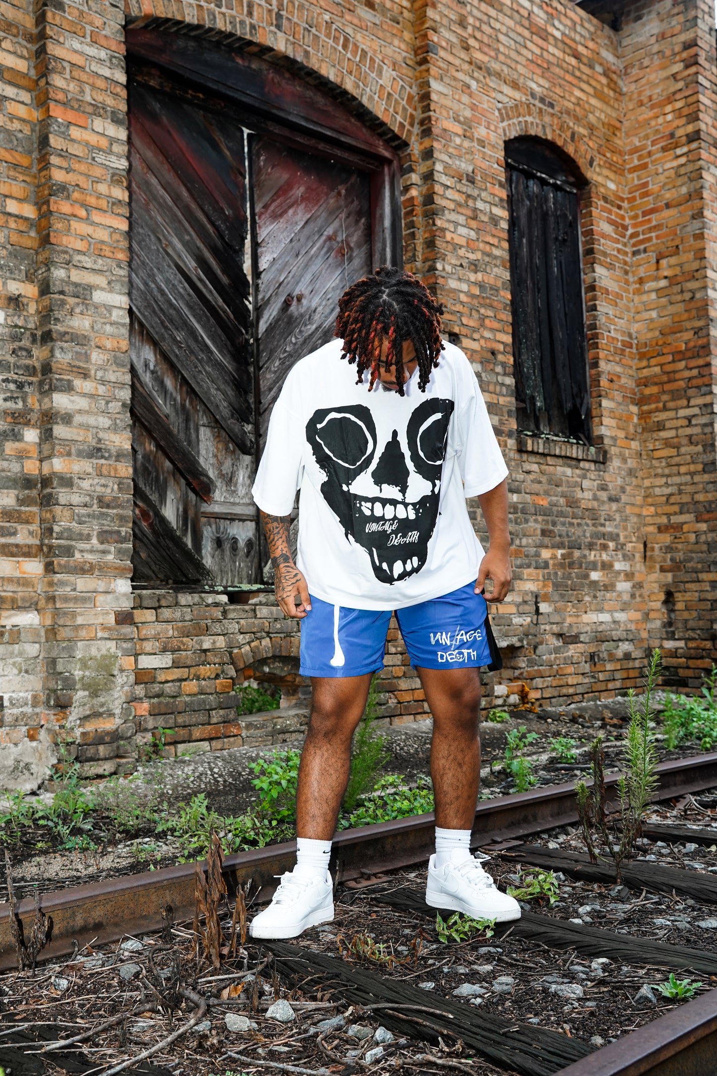 ISSA SWORD NYLON SHORTS